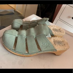 Ugg clogs sandals